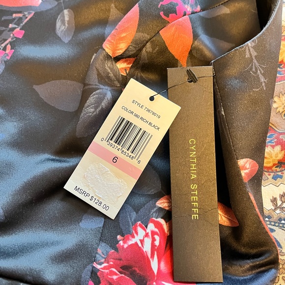 NWT floral fit & flare dress - Picture 6 of 12